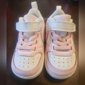 Nike Toddler Court Borough Low 2 shoes size 5c